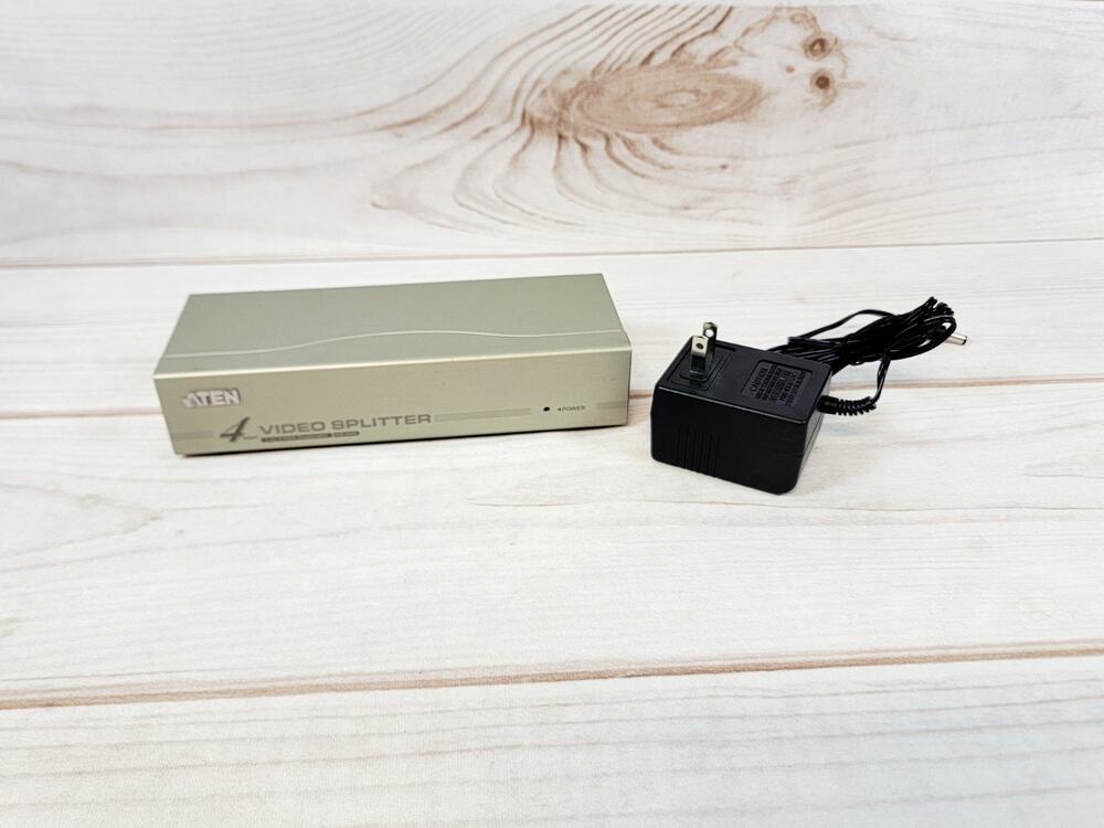 Aten 4 Port Video Splitter Model VS-94A 1 to 4 VGA Duplicator W/ AC Cord